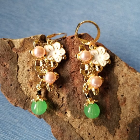 💐Flower & Baubles Beautiful Earrings - NWOT💐 - Picture 5 of 7